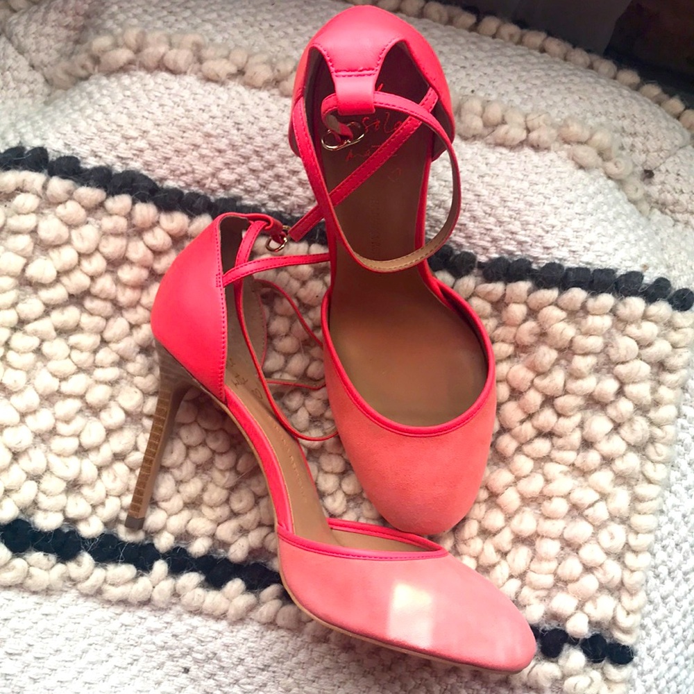 Banana Republic Coral Heel Size 8.5 Never Worn